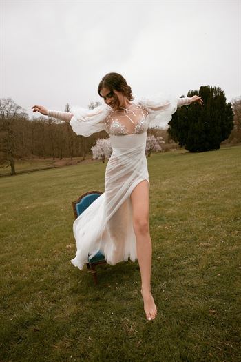 ליז מרטינז La Mariée